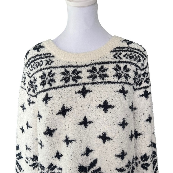 Barefoot Dreams - NWT Cozychic Seaside Crew Neck Sweater Cream Fair Isle Sz M - Picture 3 of 7